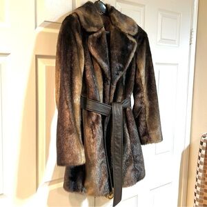 Ellen Tracy-Faux Fur Coat w/Removable Faux Leather Belt-Sz Small